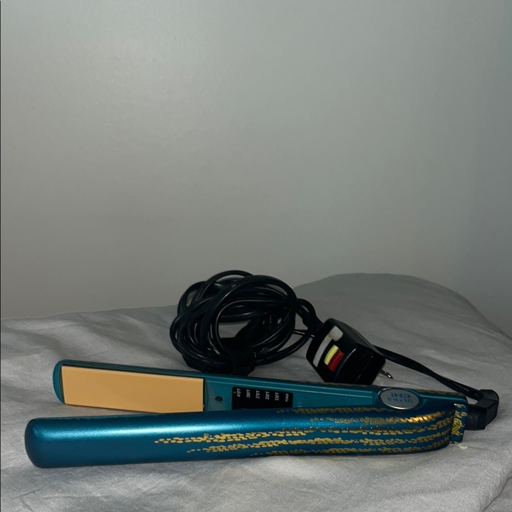 Chi Chi London Blue and Gold Hair Styling Tool